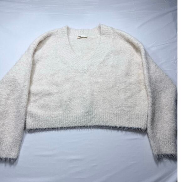 Marine Layer Tops - Marine Layer Cream Fuzzy Eyelash Knit Cropped V-Neck Sweater - Small